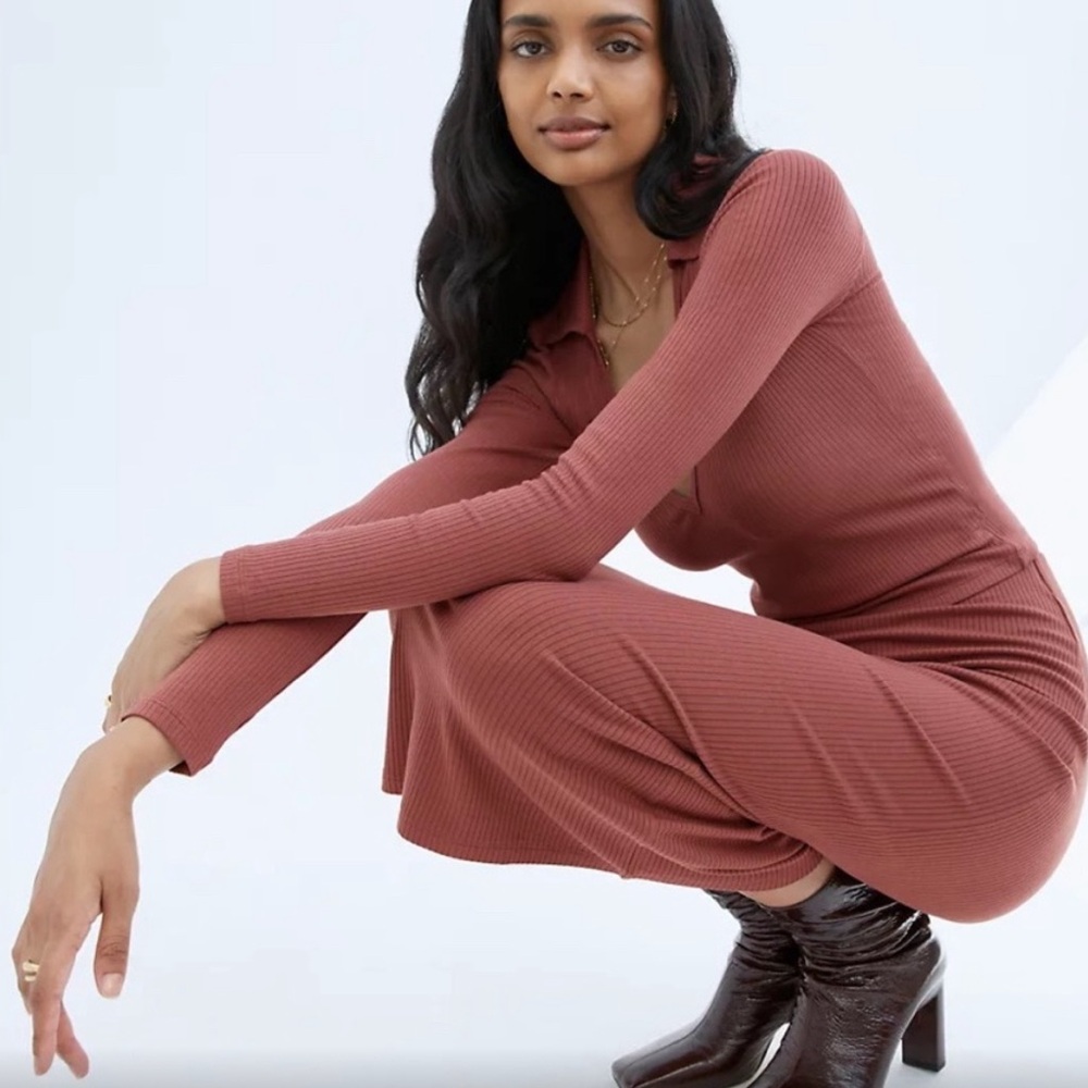 Aritzia Wilfred BLACK Janine Skirt ribbed body-con, size small - Picture 5 of 9